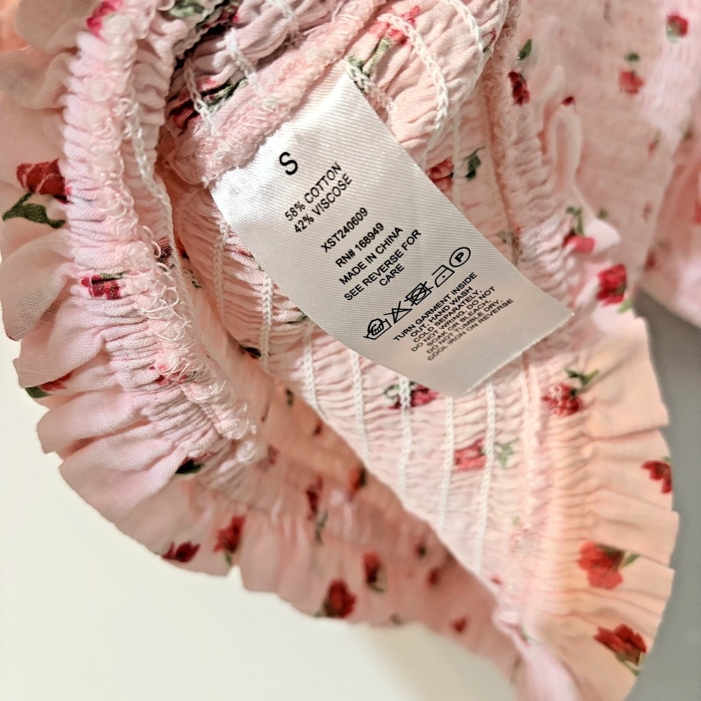 Altar'd State Morgan Pink Floral Smocked Top Women's Size S - Picture 5 of 5